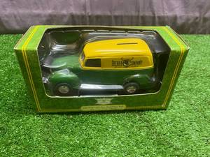 lot 129 image: John Deere 1938 Chevy Panel Truck