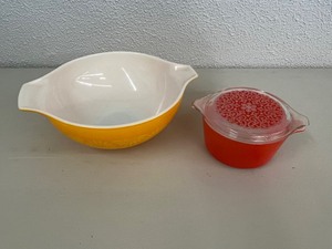 lot 196 image: Pyrex Bowls
