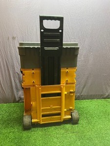 lot 206 image: Rolling Tool Box