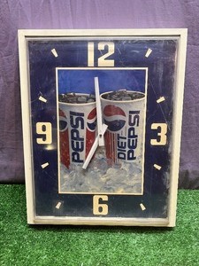 lot 221 image: Pepsi - Diet Pepsi Clock