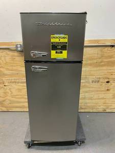 FRIGIDAIRE 7.5 cu. ft. Mini Refrigerator in Platinum with Top Freezer