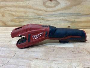 MILWAUKEE M12 12-Volt Lithium-Ion Cordless Copper Tubing Cutter (Tool-Only)