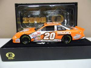 ACTION RACING 124 SCALE ELITE COLLECTIBLE - TONY STEWART #20 HOME DEPOT 2000 PONTIAC LIMITED EDITION 10512 - 1 OF 5000  - AWESOME PIECE - NEW IN BOX - SEE PICTURES
