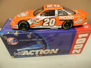 ACTION RACING 124 SCALE - TONY STEWART #20 HOME DEPOT 2001 GRAND PRIX LIMITED EDITION 101149 - AWESOME PIECE - NEW IN BOX - SEE PICTURES