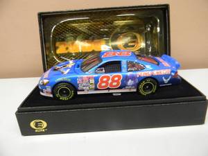 ACTION RACING 124 SCALE ELITE COLLECTIBLE - DALE JARRETT #88 QUALITY CARE ARM0ED FORCES  AIR FORCE 2000 TAURUS LIMITED EDITION 400077 - 1 OF 2004 - AWESOME PIECE - NEW IN BOX - SEE PICTURES