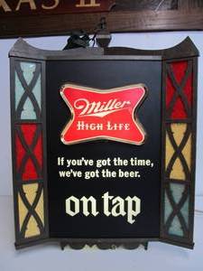 lot 2 image: Vintage Spinning MILLER HIGH LIFE Lighted Beer Sign