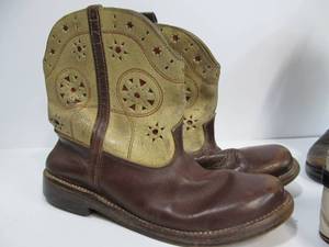 lot 19 image: 3 Vintage Childs Leather Cowboy Boots