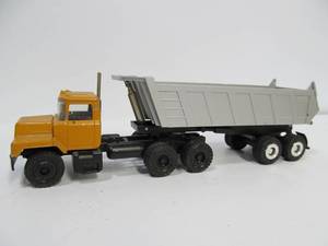 lot 28 image: Quality Vintage MEILLER Diecast Truck