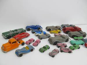 lot 29 image: Large Lot of Vintage TOOTSIETOY Metal Cars