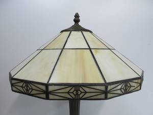 lot 50 image: Slag Glass Table Lamp