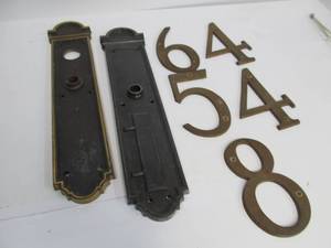 lot 51 image: LARGE Antique Door Plates & Old Brass House Numbers
