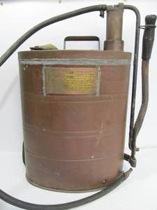 lot 67 image: Neat Old Firefighting Backpack Fire Extinguisher Parco Fire Pump