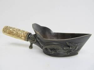 lot 103 image: Antique Chinese Bone Handled Silk Iron wDragon