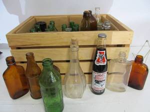 lot 148 image: Group of Vintage & Antique Bottles