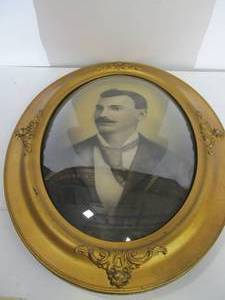 lot 152 image: Antique Convex Glass Framed Photograph of a Gentleman - Includes 4 extra Glass Inserts