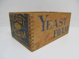 lot 124 image: Antique Dovetailed Wood Yeast Foam Advertising Crate