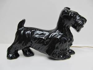 lot 127 image: Vintage Mid Century Scottie Dog Ceramic TV Lamp