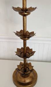 lot 7 image: Pair of Safavieh Gold Lani Leaf Table Lamps