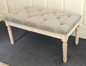lot 11 image: Grey Chairus Tufted Entryway Bench