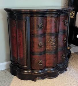 lot 15 image: Edwardian Accent Console Table by Pulaski