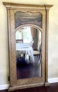lot 2 image: Gorgeous Decorative Large Wall Mirror