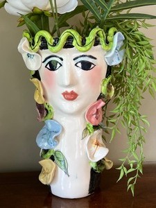 lot 10 image: Artisan Vase by Susan Bolt