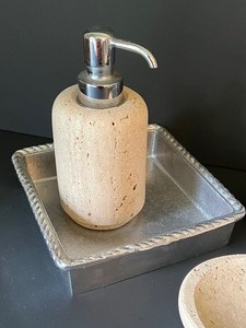 lot 77 image: Nice Bathroom Vanity Set