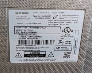 lot 43 image: Samsung 32 Smart TV
