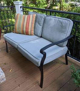 lot 6B image: Lightweight Metal Patio Loveseat