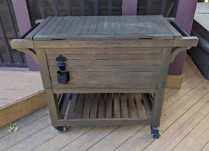 lot 6C image: Tommy Bahama Rolling Wood Cooler