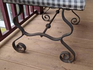 lot 57 image: Petite Vintage Iron Base Bench