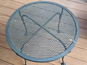lot 59A image: Small Metal Patio Table