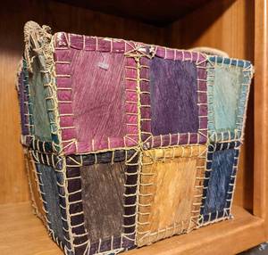 lot 100 image: Colorful Decorative Storage Baskets
