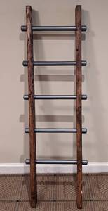lot 115 image: Rustic Wood Blanket Rack