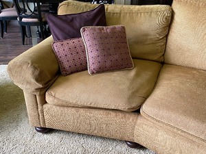 lot 79 image: Hendredon Sofa