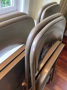 lot 89 image: Set of 6 Metal Folding Chairs