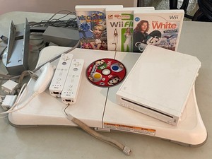 lot 92 image: Wii Games and More
