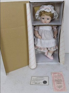 lot 39 image: Hamilton Collection Porcelain Doll by Connie Walser Derek - Jessica in Mint Condition