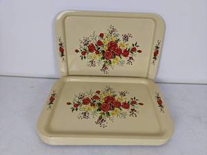 lot 67 image: Vintage 9 Piece Metal TV Trays