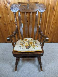 lot 79 image: Vintage Wooden Rocking Chair