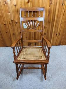 lot 83 image: Vintage Classic Wooden Rocking Chair