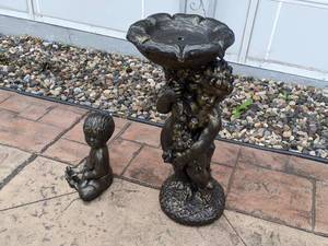 lot 52 image: Set of 2 Garden Art Figures