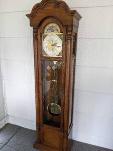 lot 6 image: Vintage Zeeland Colonial Grandfather Clock, Tubular with Moon Phases