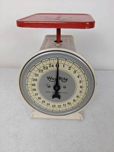 lot 140 image: Vintage Way Rite Kitchen Scale