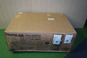 lot 5 image: Clam Polar Cub Cart Utility Cart - 400 Lb Capacity