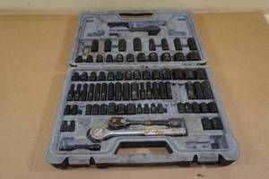 lot 6 image: Stanley Socket Set