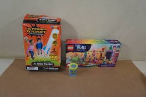 lot 31 image: Assorted Kids Toys