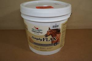 lot 101 image: MannaPro All-Natural Ground Flaxseed Supplement for Horses