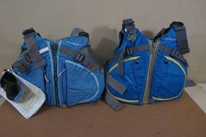 lot 114 image: Stohlquist Life Vest -MediumLarge
