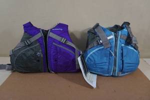 lot 116 image: Stohlquist Life Vests  -XSSM, Plus Sized